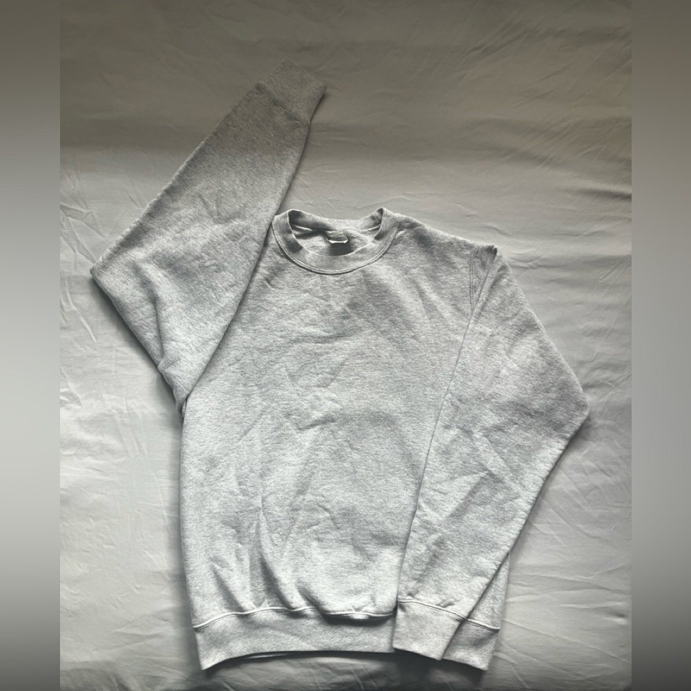 Joes USA Athletic Apparel Grey Sweater
Size Small